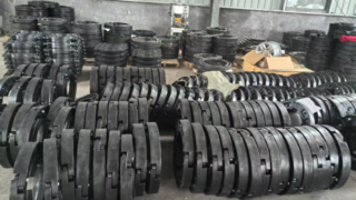 Xe bọc thép offroad xe sửa đổi chạy phẳng chèn